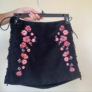 H&M floral skirt  *fits like a size 2*